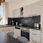 B 1 Pine Hill Familienfreundlich Mit Eigenem Fahrradabteil&eingeschränktem Haffblick Apartment Zirchow