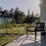 B 1 Pine Hill Familienfreundlich Mit Eigenem Fahrradabteil&eingeschränktem Haffblick Zirchow